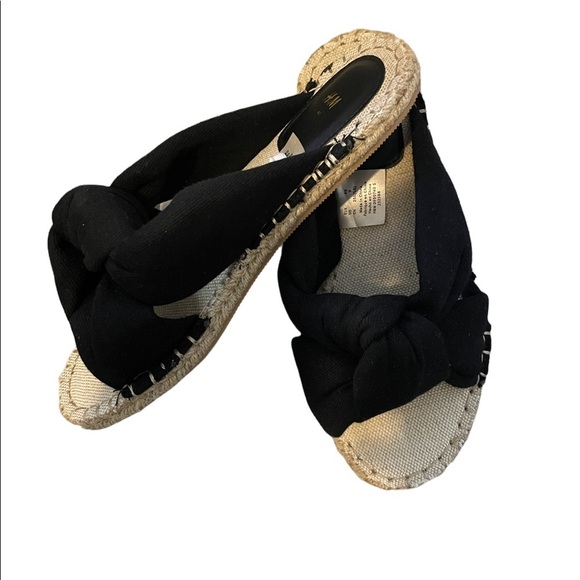 H&M Shoes - NWOT H&M beach style shoes